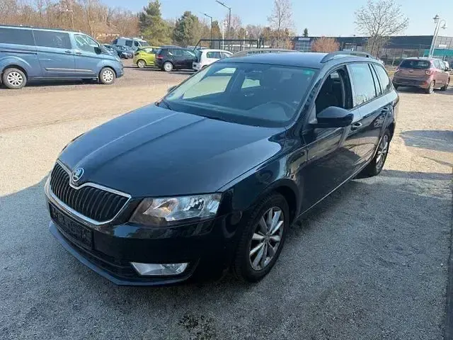 Używany Skoda Octavia Ambition 150 KM (110 kW) 2016 Czarny Hatchback