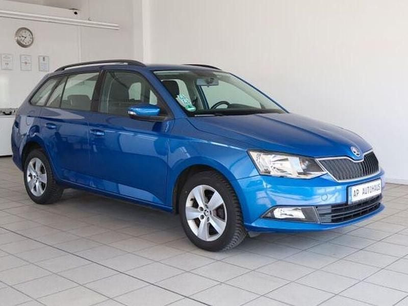 Gebraucht Skoda Fabia Ambition 95 PS (69 kW) 2017 Raceblau metallic Kombi