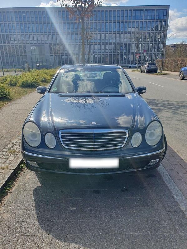 Gebraucht Mercedes E200 Elegance 163 PS (119 kW) 2004 Blau Limousine