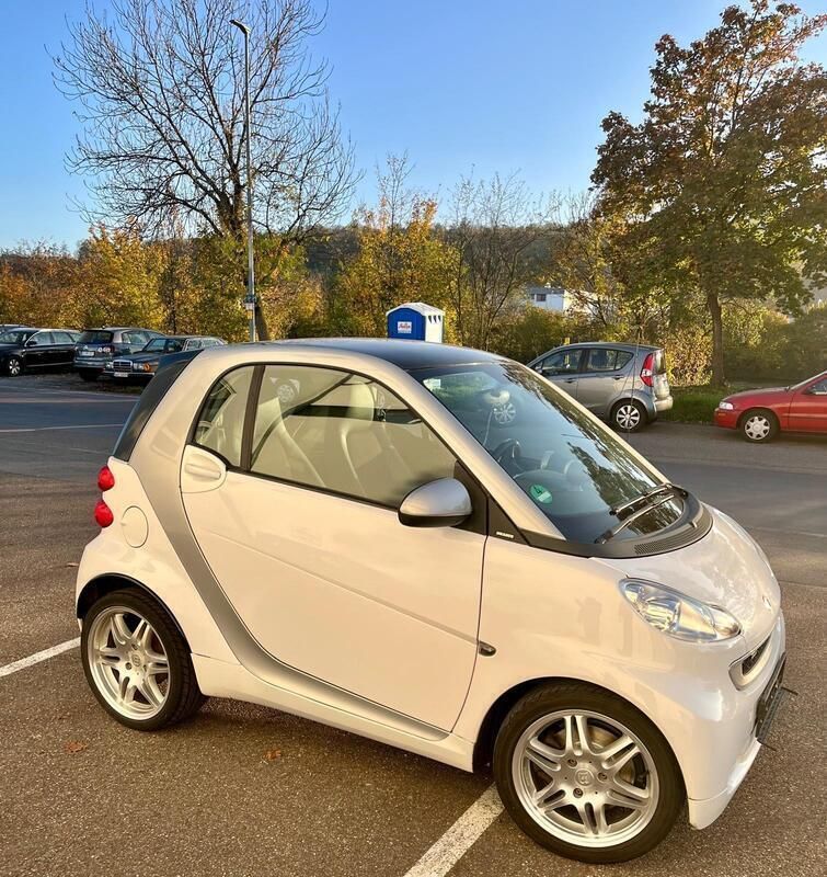 Weiß Gebraucht 2008 Smart ForTwo Coupé Brabus Kleinwagen | 7.900 € (Etwas zu teuer) - Bild 1/4