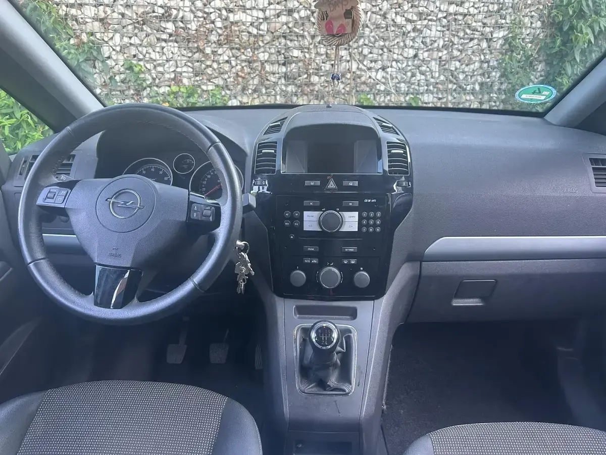 Gebraucht Opel Zafira 148 PS (108 kW) 2009 Andere farben Van / Kleinbus