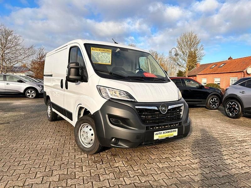 Weiß Gebraucht 2023 Opel Movano Edition Van / Kleinbus | 24.750 € (Fairer Preis) - Bild 1/4