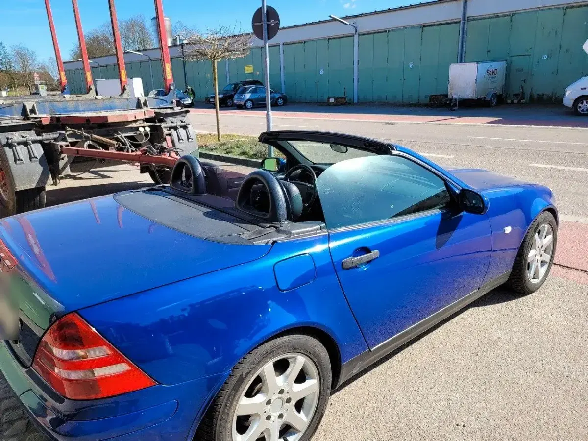 Gebraucht Mercedes SLK230 193 PS (141 kW) 1998 Blau Cabrio