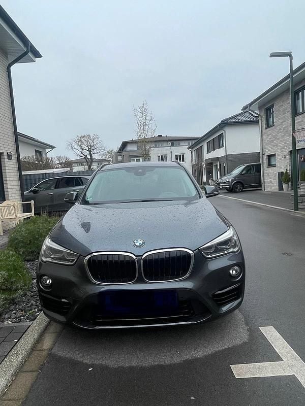 Gebraucht BMW X1 Sport Line 140 PS (102 kW) 2017 Grau SUV