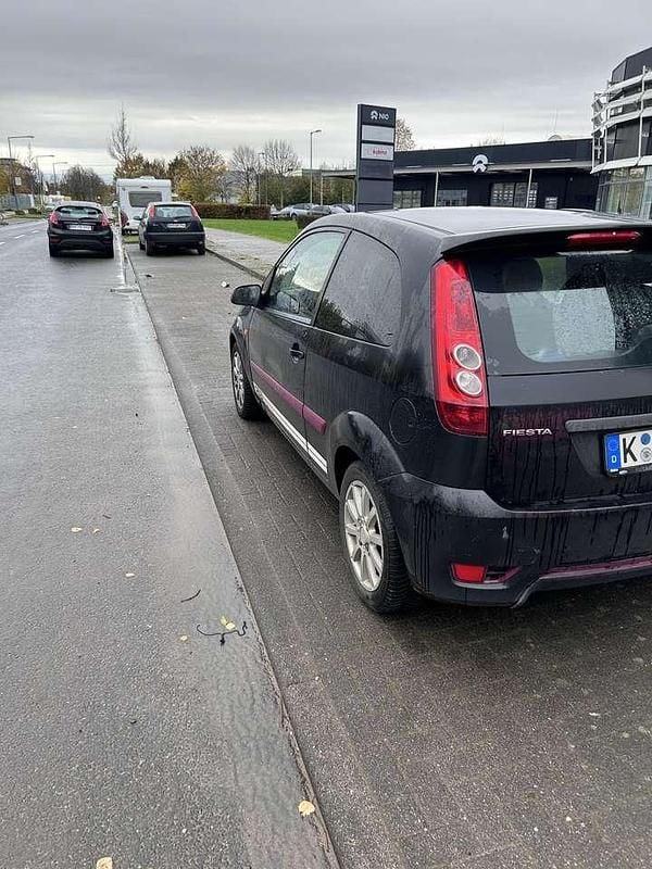 Gebraucht Ford Fiesta Ghia 90 PS (66 kW) 2006 Limousine