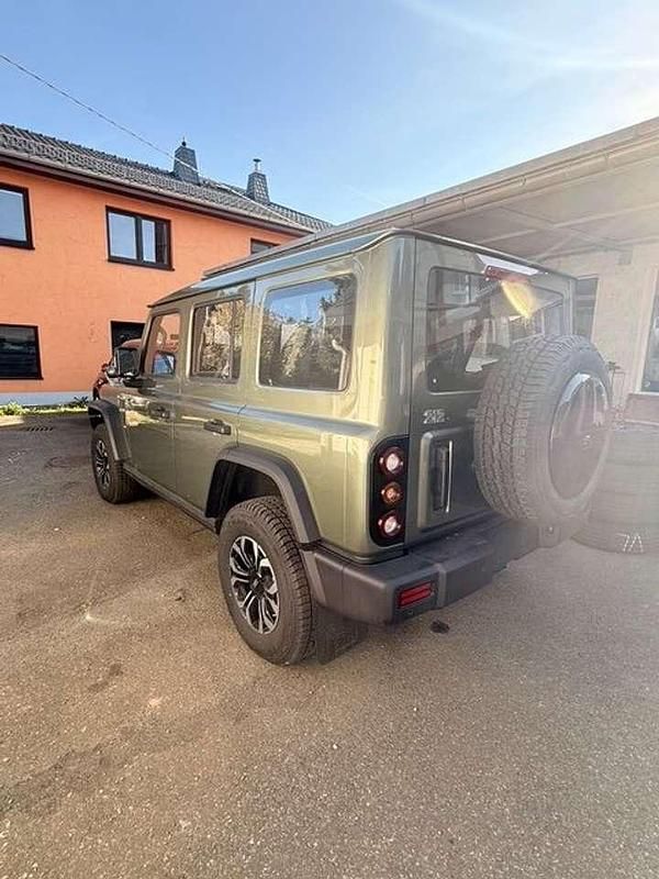 Gebraucht BAW 212 166 PS (122 kW) 2026 Grün SUV
