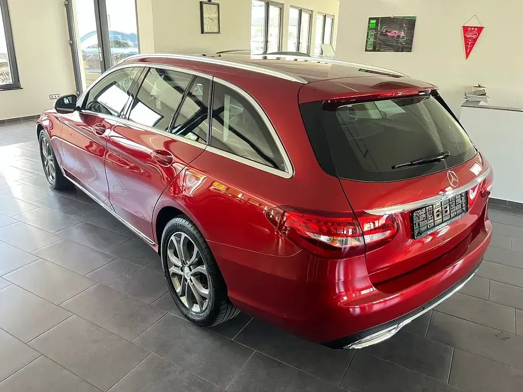 Gebraucht Mercedes C180 156 PS (114 kW) 2017 Rot Kombi