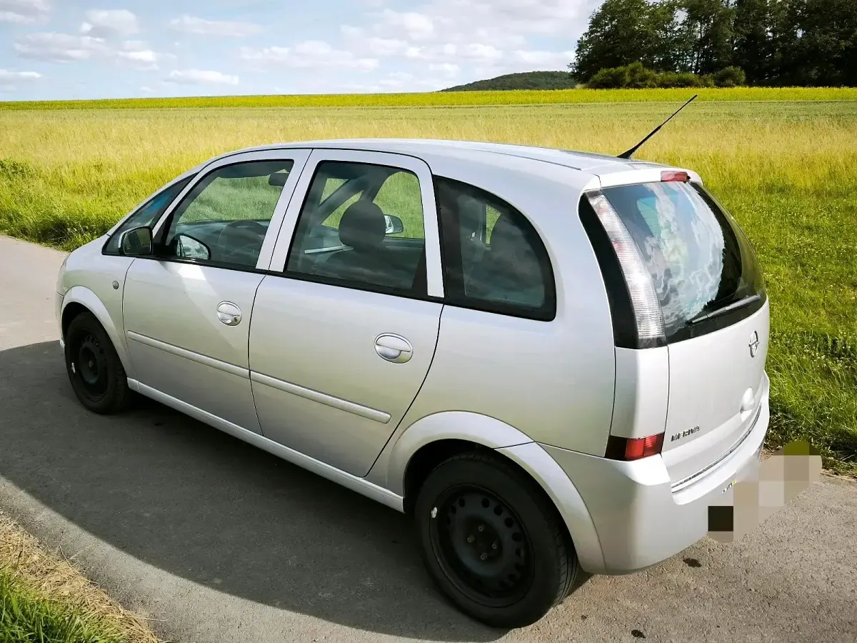 Gebraucht Opel Meriva 105 PS (77 kW) 2008 Silber Van / Kleinbus