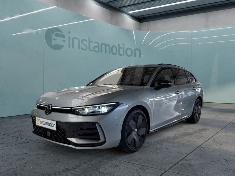 Gebraucht VW Passat 150 PS (110 kW) 2024 Silber Van / Kleinbus