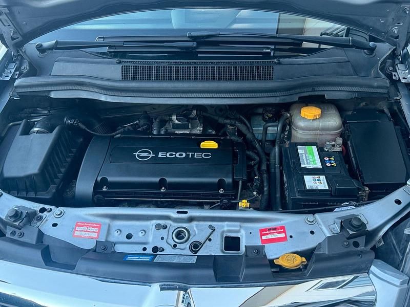 Grau Gebraucht 2007 Opel Zafira Limousine | 1.700 € (Guter Preis) - Bild 1/4