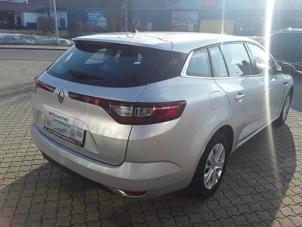 Gebraucht Renault Mégane IV Life 116 PS (85 kW) 2019 Silber