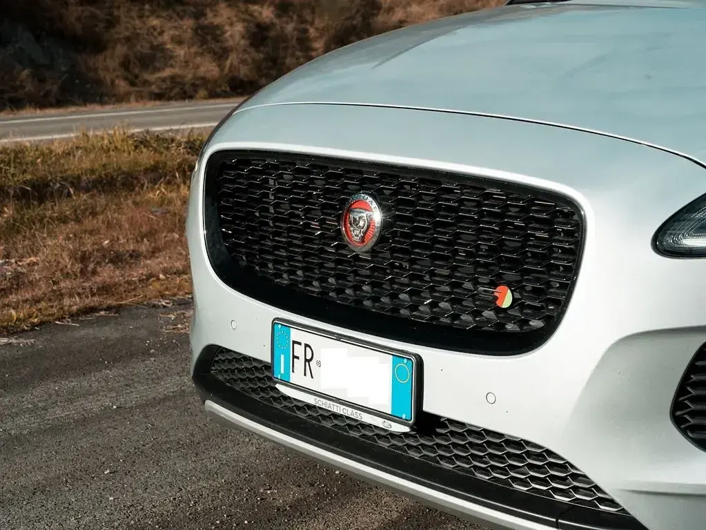 Gebraucht Jaguar E-Pace R-Dynamic 179 PS (131 kW) 2018 Silber SUV