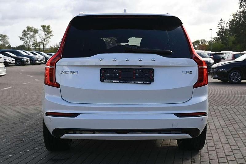 Second-hand Volvo XC90 Plus 235 CP (172 kW) 2022 Alb SUV