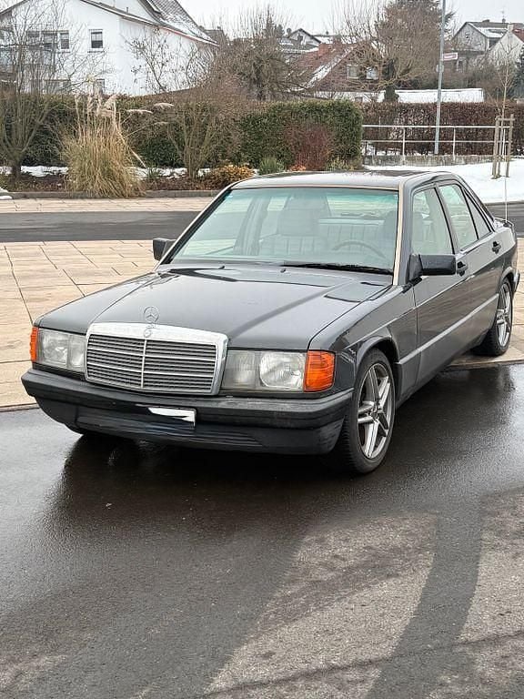 Schwarz Gebraucht 1990 Mercedes 190 Limousine | 5.500 € - Bild 1/4
