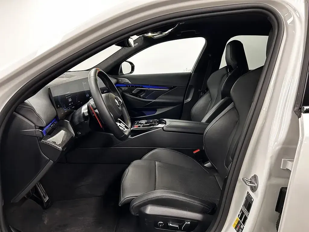 Gebraucht BMW M5 Comfort Edition 727 PS (534 kW) 2025 Alpinweiß uni Limousine