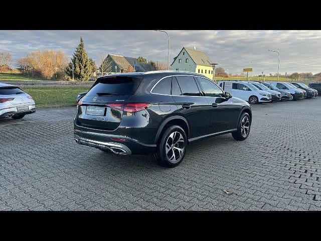 Gebraucht Mercedes GLC300e 333 PS (244 kW) 2024