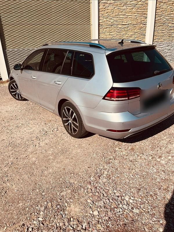 Gebraucht VW Golf VII 150 PS (110 kW) 2019 Silber Kombi