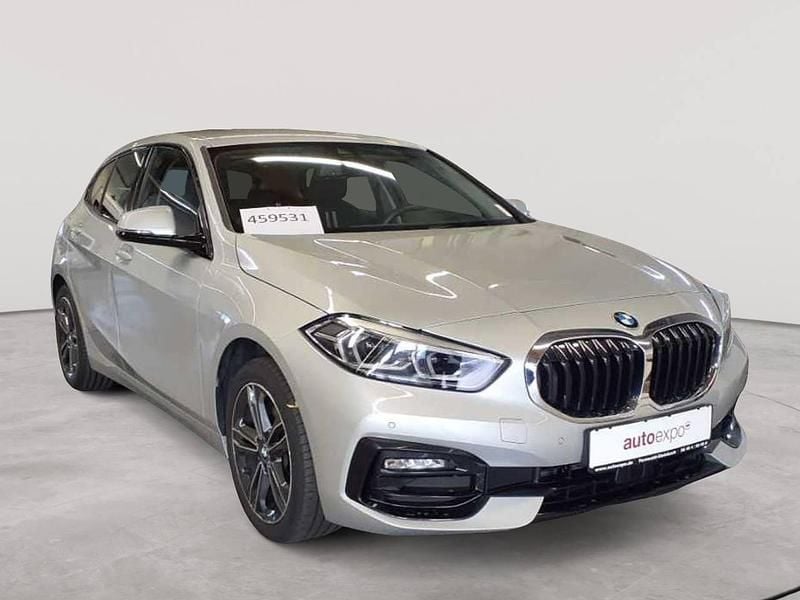 Glaciersilber metallic Gebraucht 2020 BMW 120 Sport Line Kleinwagen | 24.290 € (Fairer Preis) - Bild 1/4