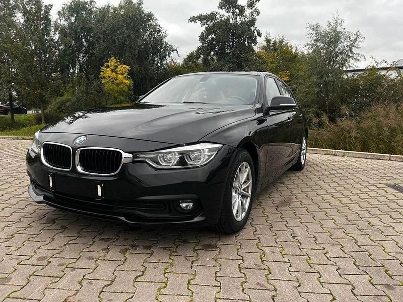 Schwarz Gebraucht 2018 BMW 320 Limousine | 15.900 € (Guter Preis) - Bild 1/4