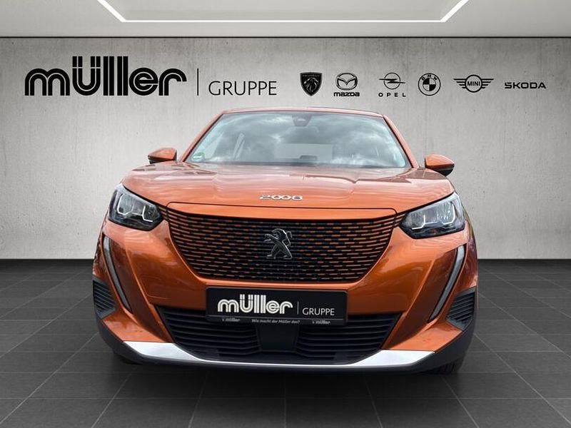 Gebraucht Peugeot e-2008 Active 100 kW (136 PS) 2021 Orange (metallic) SUV