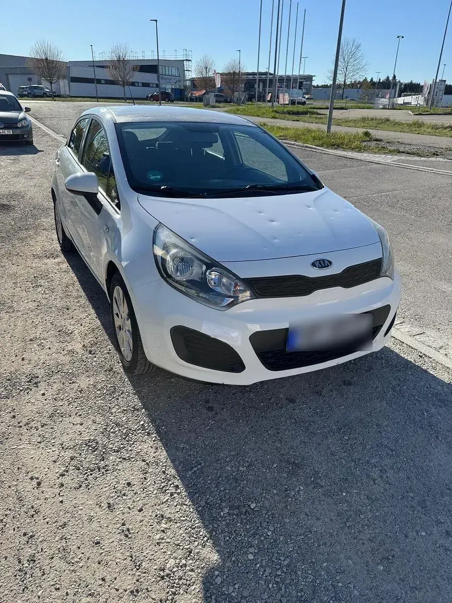 Gebraucht Kia Rio DREAM-TEAM Edition 75 PS (55 kW) 2012 Weiß Limousine