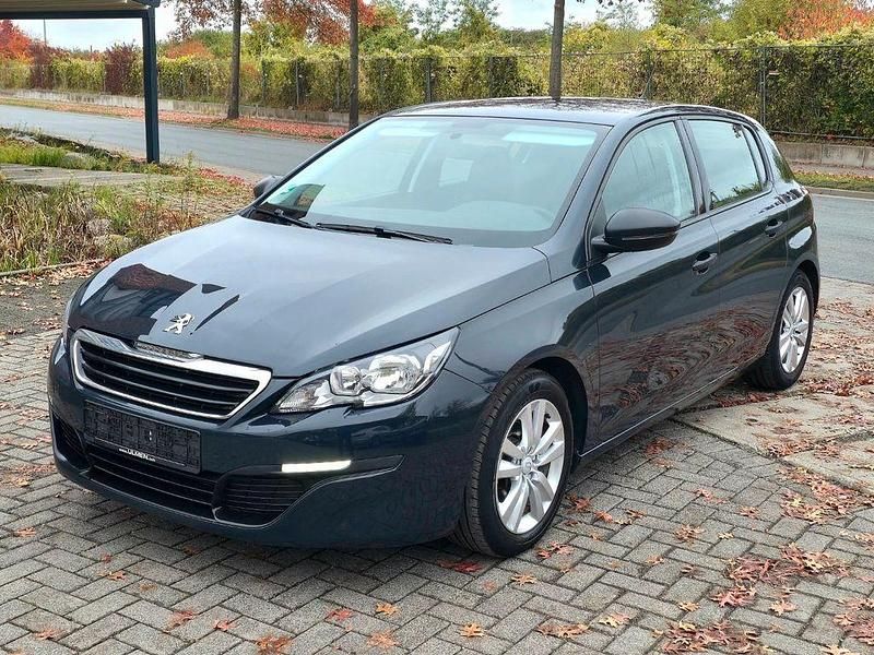 Grau Gebraucht 2014 Peugeot 308 Access Limousine | 4.350 € (Guter Preis) - Bild 1/4