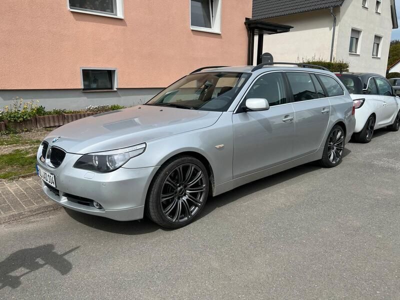 Silber Gebraucht 2006 BMW 520 Kombi | 4.333 € (Fairer Preis) - Bild 1/4