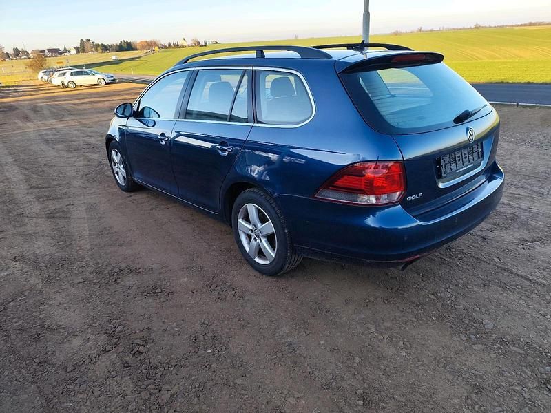 Gebraucht VW Golf VI Comfortline 105 PS (77 kW) 2010 Blau Kleinwagen