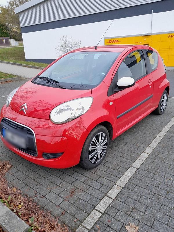 Rot Gebraucht 2010 Citroën C1 Kleinwagen | 1.690 € (Guter Preis) - Bild 1/4