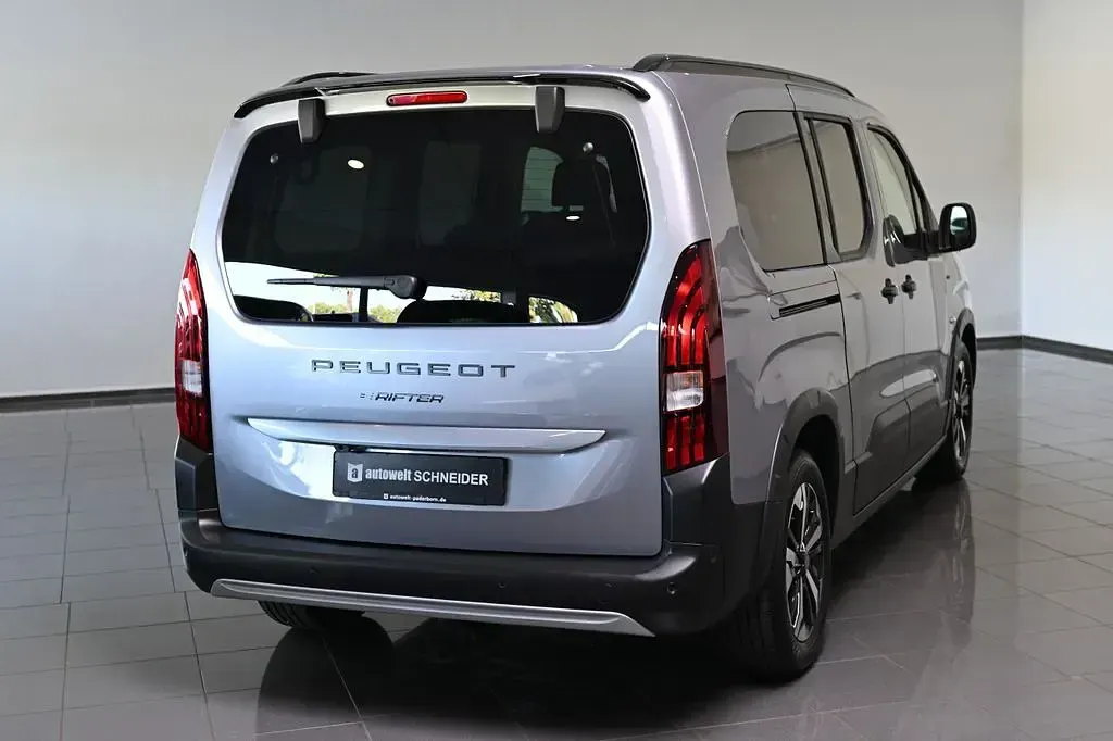 Neu Peugeot e-Rifter GT 100 kW (136 PS) 2026 Grau Van / Kleinbus