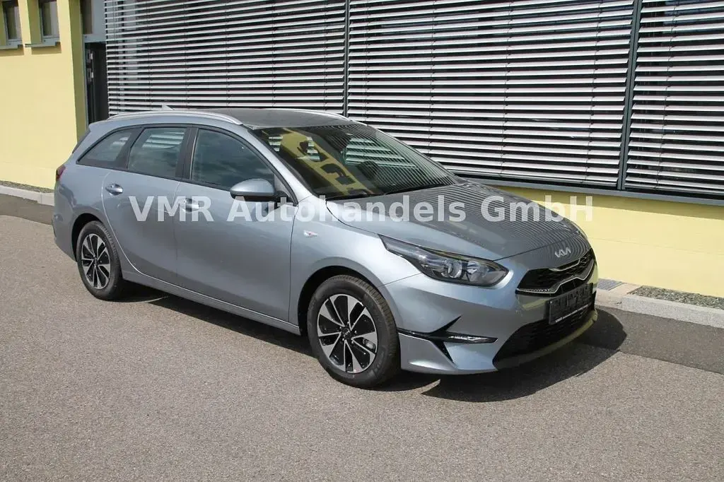 Neu Kia Ceed Sportswagon 140 PS (102 kW) 2025 Silber Kombi