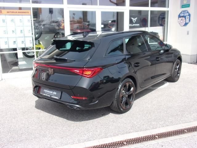 Midnight schwarz metallic Gebraucht 2023 Cupra Leon | 33.631 € - Bild 1/4