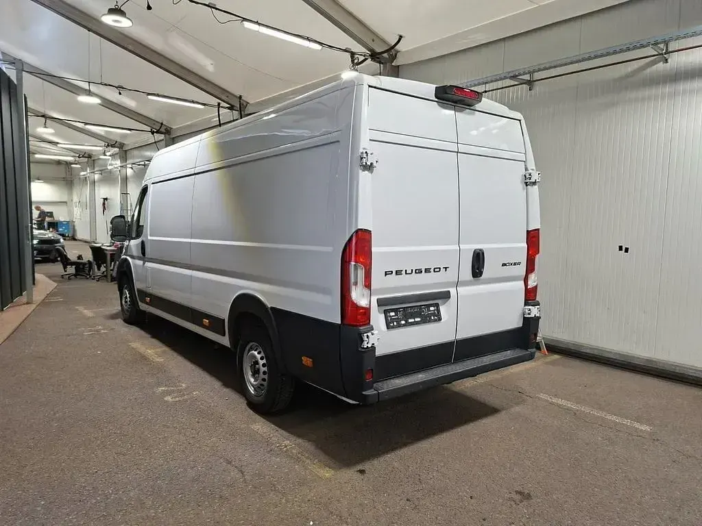 Gebraucht Peugeot Boxer 140 PS (102 kW) 2025 Weiß Van