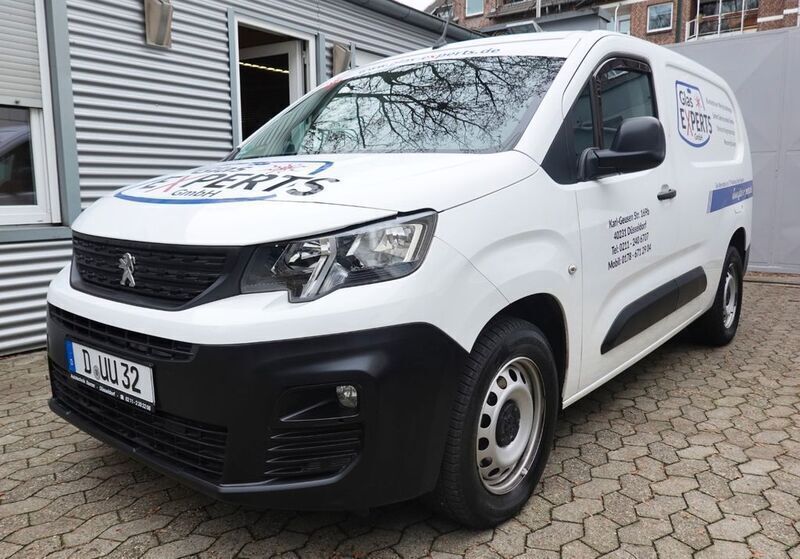 Lack weiss banquise/typ aussen Gebraucht 2019 Peugeot Partner Van / Kleinbus | 10.499 € (Superpreis) - Bild 1/4