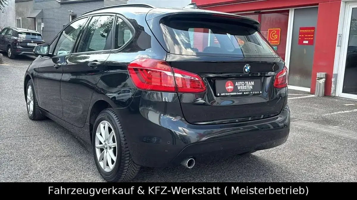 Gebraucht BMW 216 Active Tourer Advantage 116 PS (85 kW) 2016 Saphirschwarz Van / Kleinbus