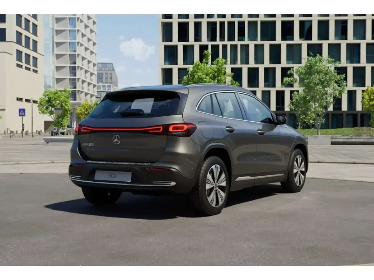 Gebraucht Mercedes EQA250 Progressive 139 kW (190 PS) 2022 Grau SUV