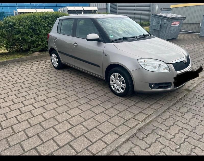 Grau Gebraucht 2008 Skoda Fabia Limousine | 2.800 € (Etwas zu teuer) - Bild 1/4
