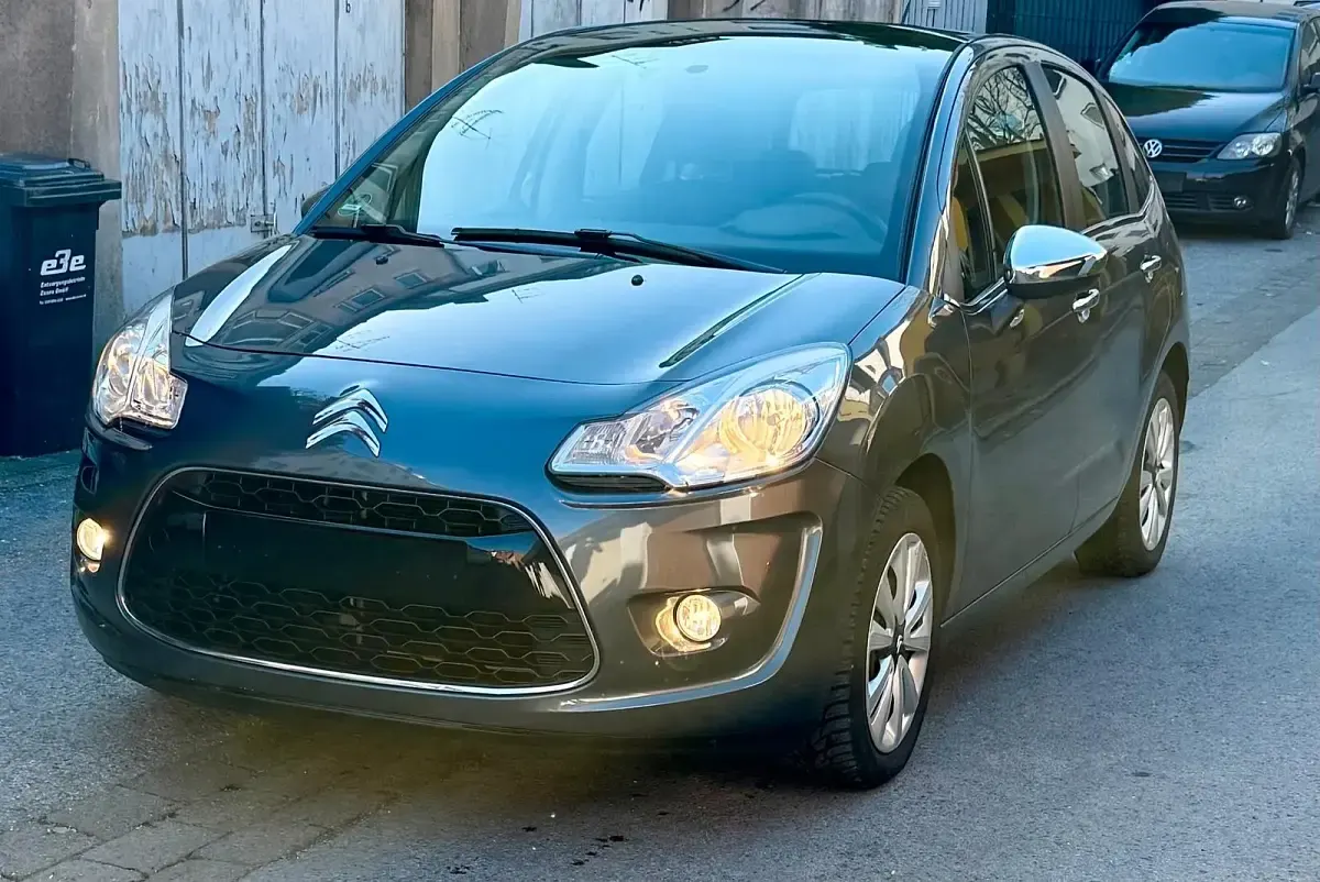 Used Citroën C3 70 HP (51 kW) 2012 Grey Hatchback