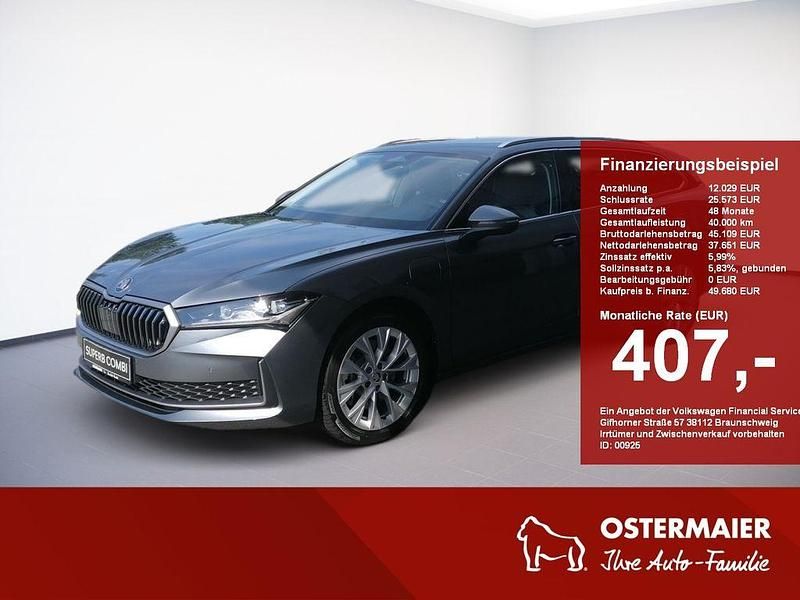 Graphitegrau Gebraucht 2024 Skoda Superb Selection Kombi | 38.990 € (Teuer) - Bild 1/4