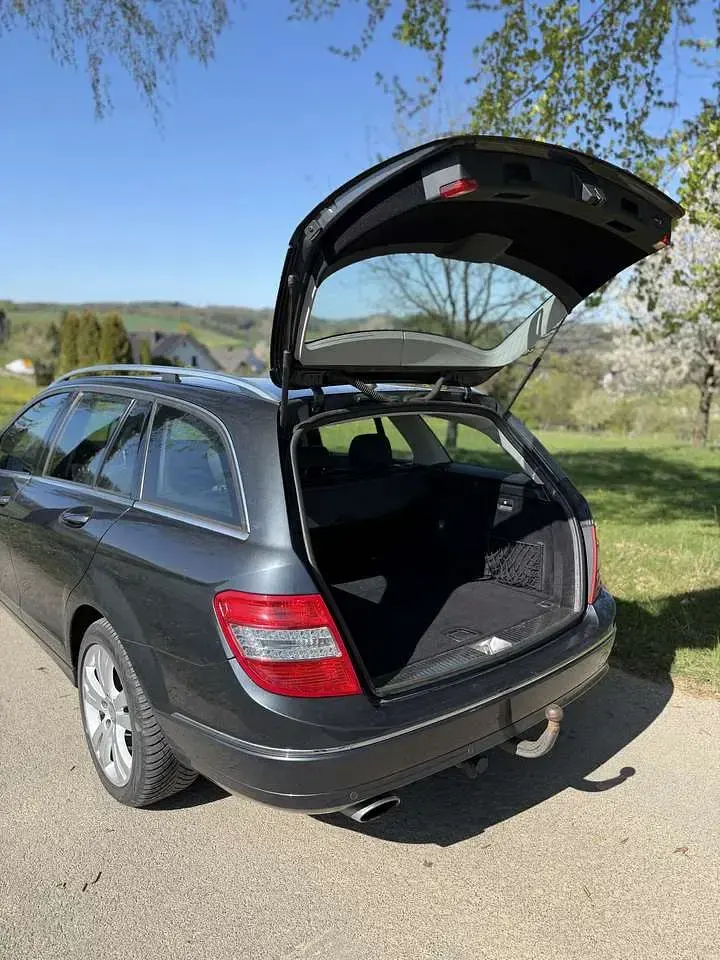 Gebraucht Mercedes C220 Avantgarde 170 PS (125 kW) 2010 Grau Kombi