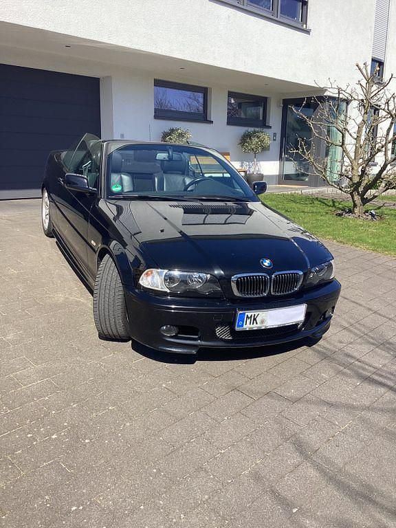 Schwarz Gebraucht 2003 BMW 325 Cabriolet M Sport Cabrio | 17.995 € - Bild 1/4