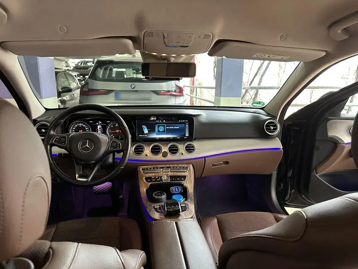 Gebraucht Mercedes E220 Avantgarde 194 PS (142 kW) 2017 Schwarz Kombi
