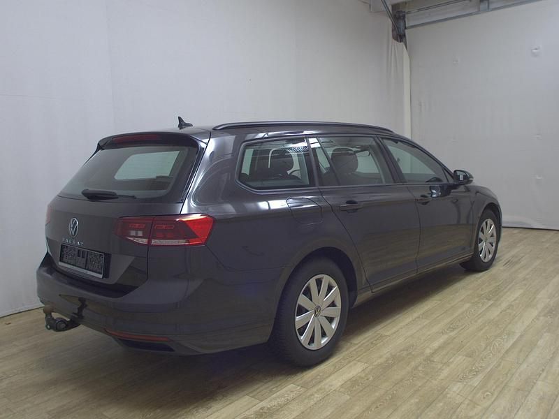 Gebraucht VW Passat 150 PS (110 kW) 2021 Grau Kombi