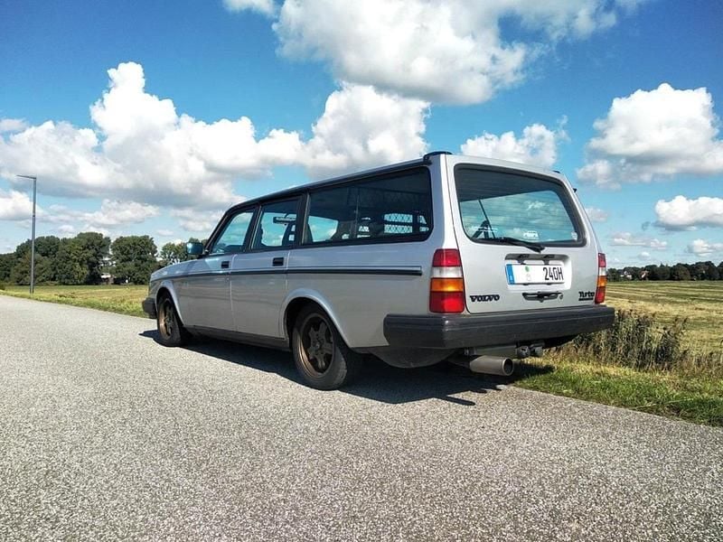 Gebraucht Volvo 240 155 PS (114 kW) 1984 Silber Kombi