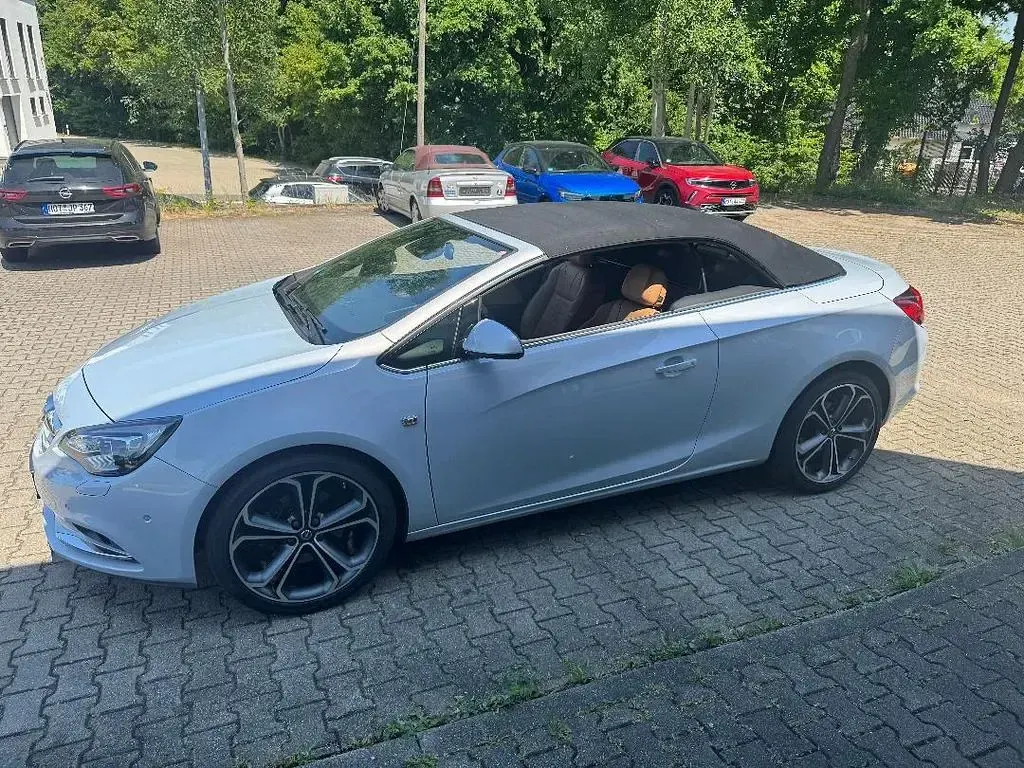 Gebraucht Opel Cascada Innovation 170 PS (125 kW) 2013 Silber Cabrio