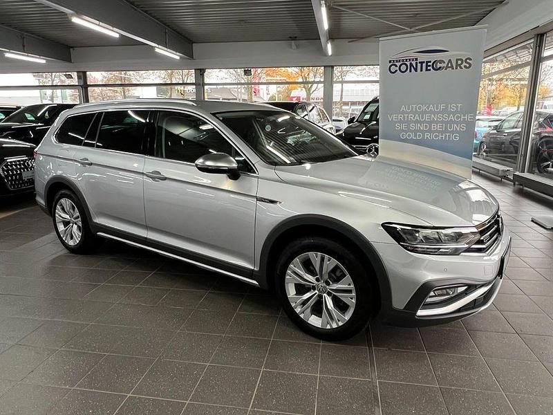 Reflexsilber Gebraucht 2020 VW Passat Alltrack Kombi | 29.999 € (Fairer Preis) - Bild 1/4