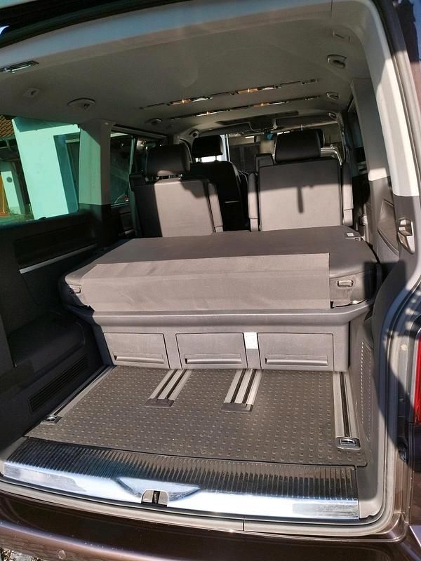 Gebraucht VW California Beach 2012 Violet Van