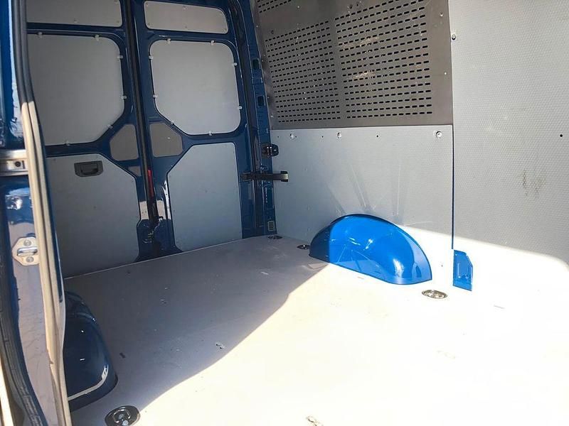 Gebraucht VW Crafter 177 PS (130 kW) 2022 Blau Van