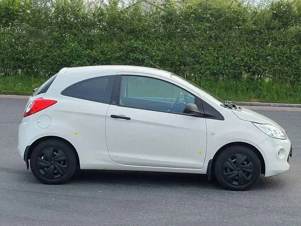 Używany Ford Ka 69 KM (50 kW) 2010 Biały Hatchback