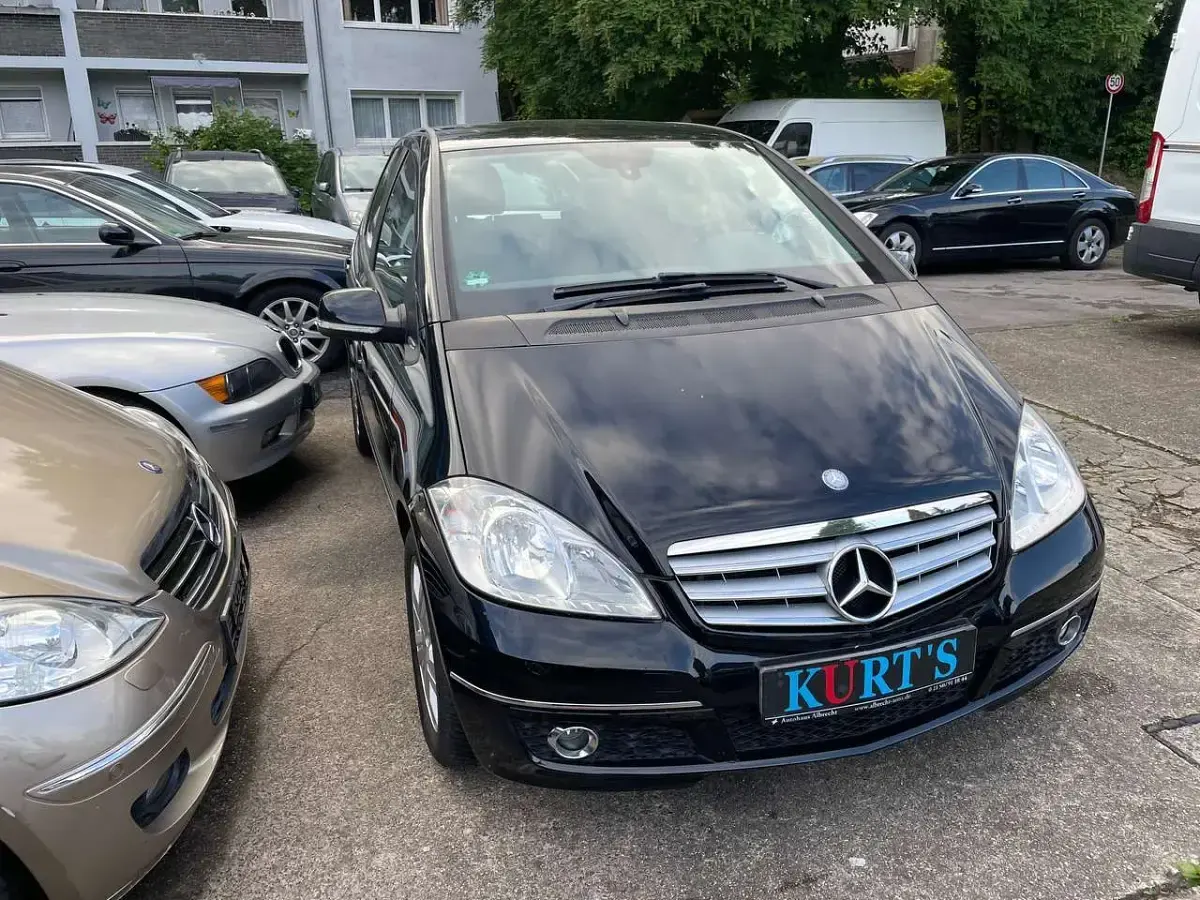 Gebraucht Mercedes A160 95 PS (69 kW) 2009 Kosmosschwarz  metalliclack Kleinwagen